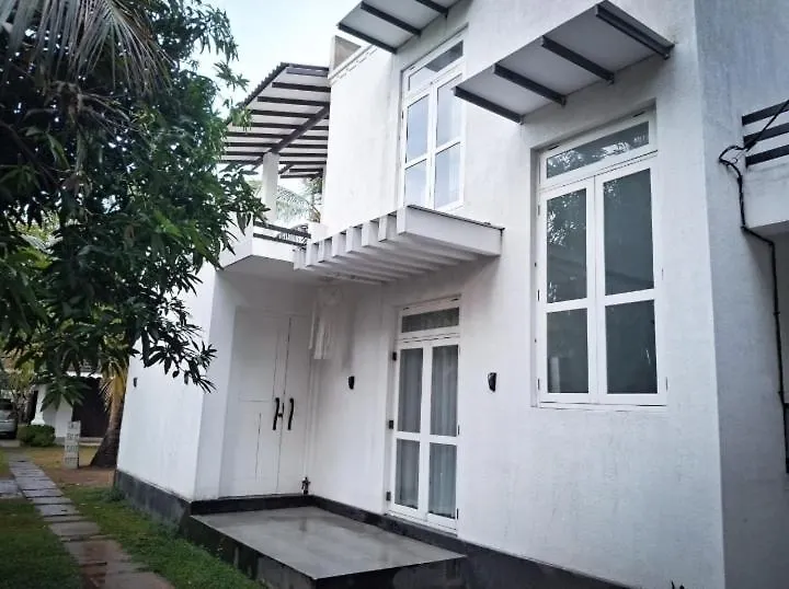 Sun-Era Villa Negombo